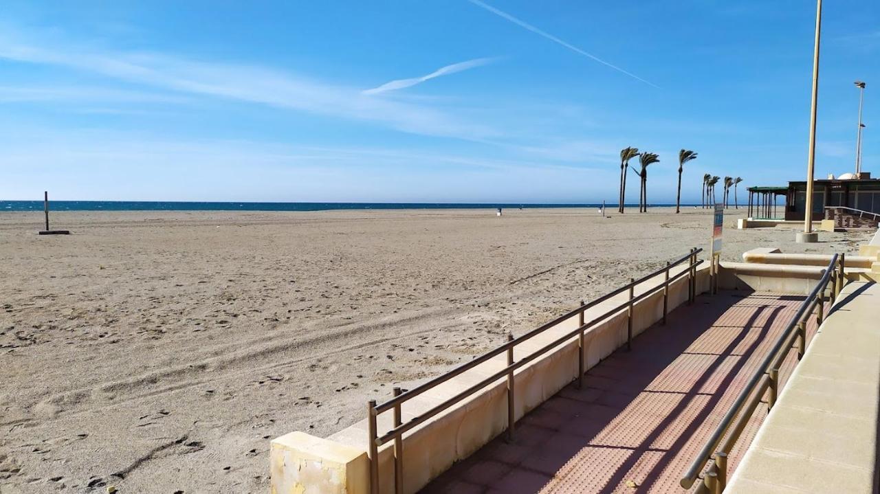 Coqueto Apartamento Con Terraza En La Playa Рокетас-де-Мар Экстерьер фото